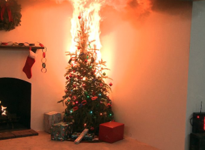 A instalación de luces nas vivendas e a colocación de guirnaldas luminosas nas árbores, pode chegar a sobrecargar o circuíto eléctrico provocando incendios sorpresivos.