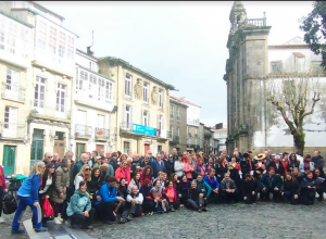 Más de 150 administradores de fincas colegiados realizaron tres tramos del camino de Santiago y asistieron el domingo a la misa del peregrino en la Catedral